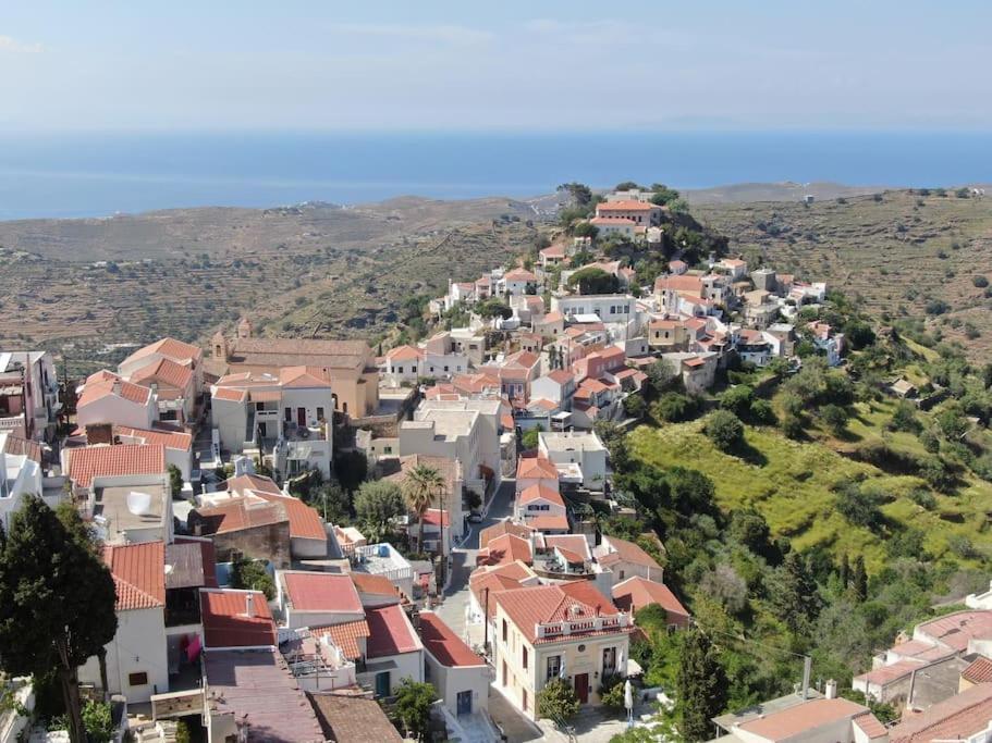 Στη Μεσσάδα... Sti Messada... Villa Ioulis Buitenkant foto